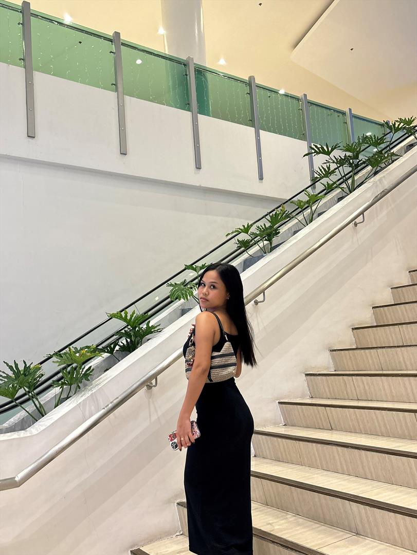Angela_