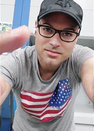 Dee77