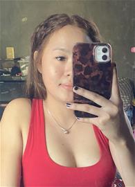 PINAY-SINGLEMOMPH