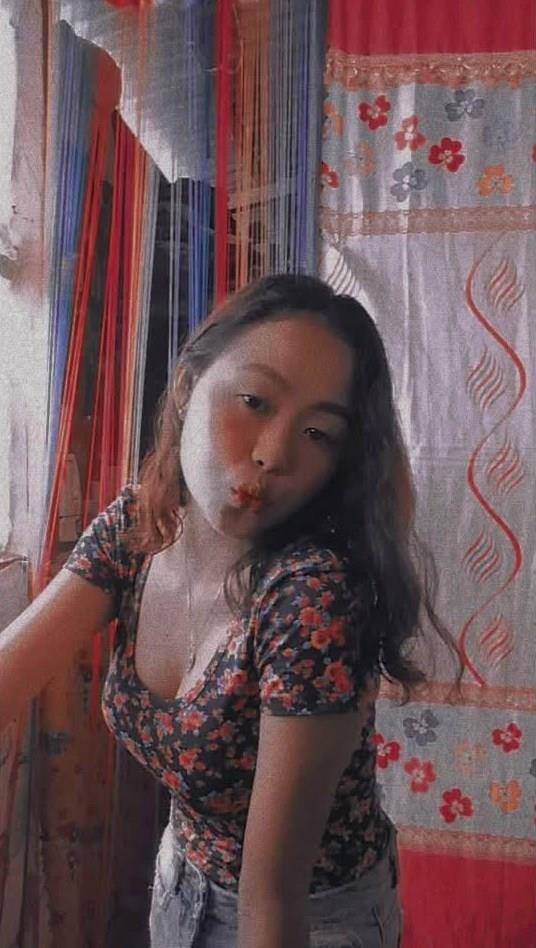 PINAY-SINGLEMOMPH