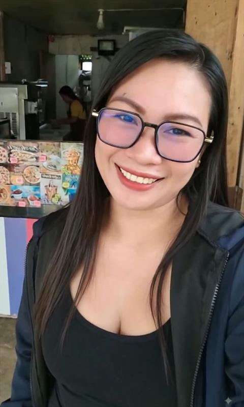 Laila D Leon